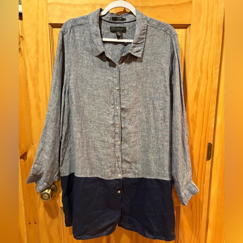 Tahari long-sleeve, button-down tunic women’s size 2X grey/navy